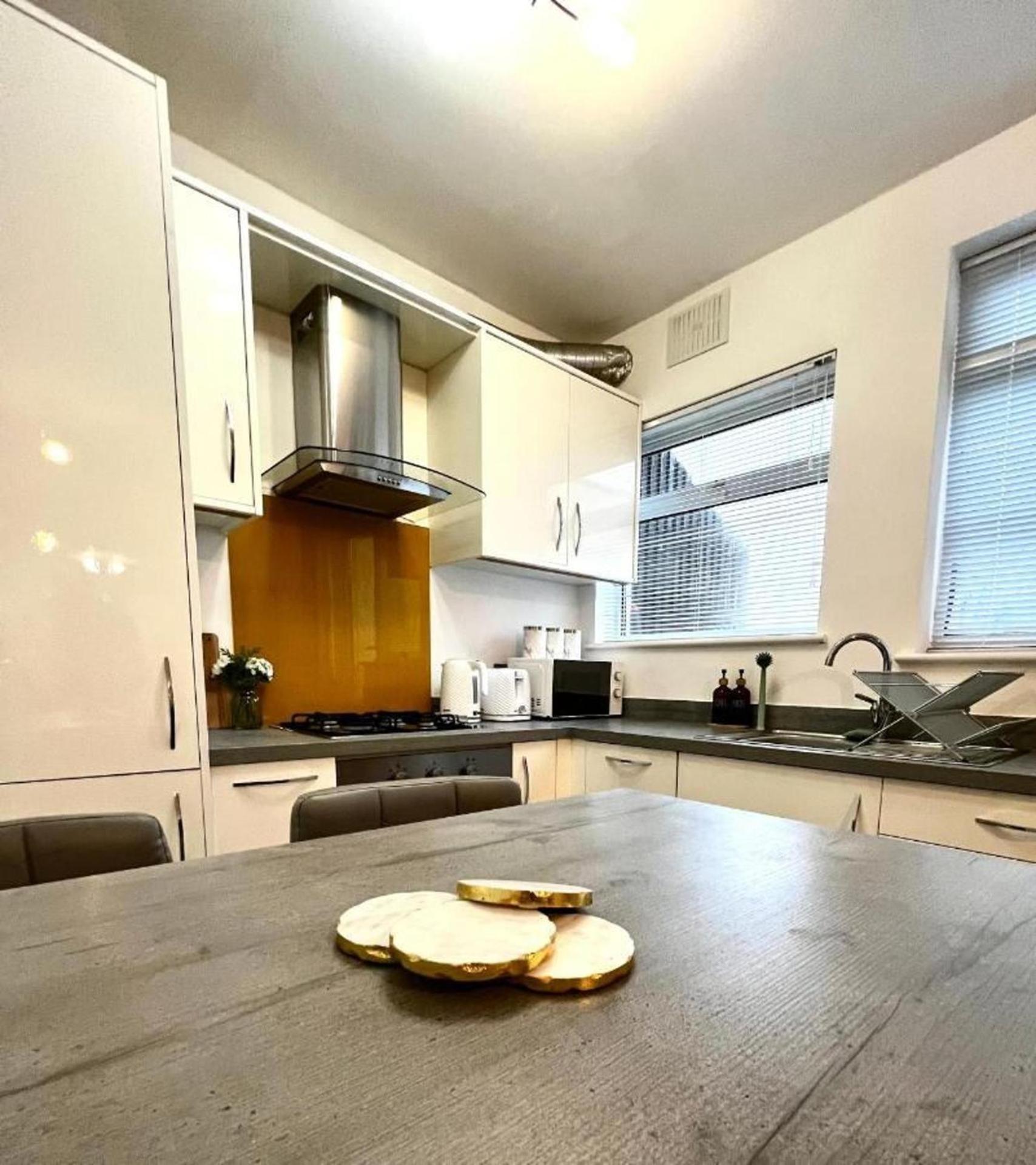 Apartment-sleeps4-parking-balcony Twickenham
